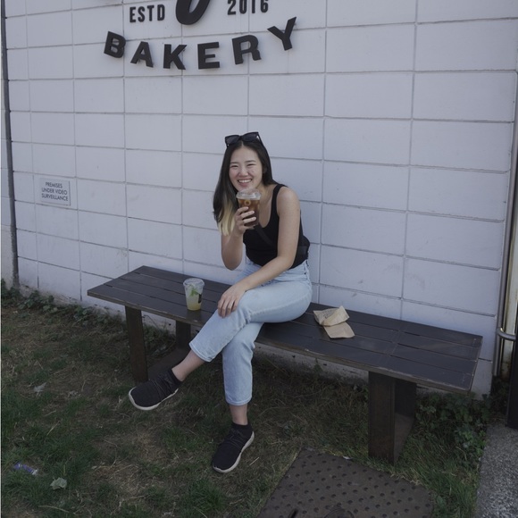 Meet your Posher, Jocelyn - Picture 1 of 1